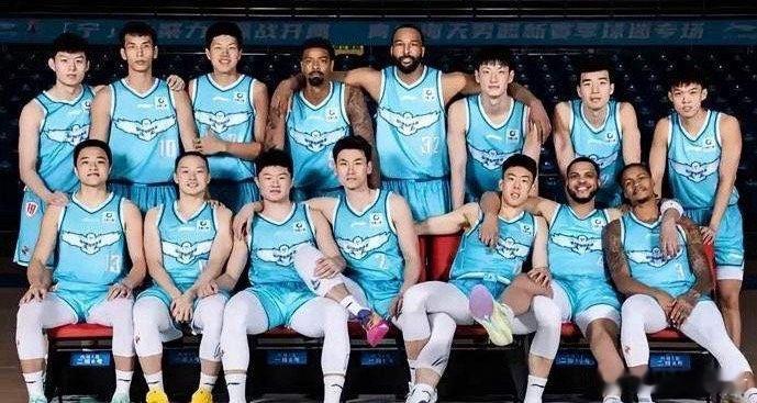 不配赢球！看完青岛73-90上海的比赛，我发现今晚的他们不配赢球，因为——1-韦