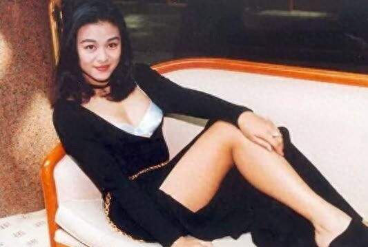 姚正菁1992年离开TVB那天，初恋郭富城没有问她为什么走
