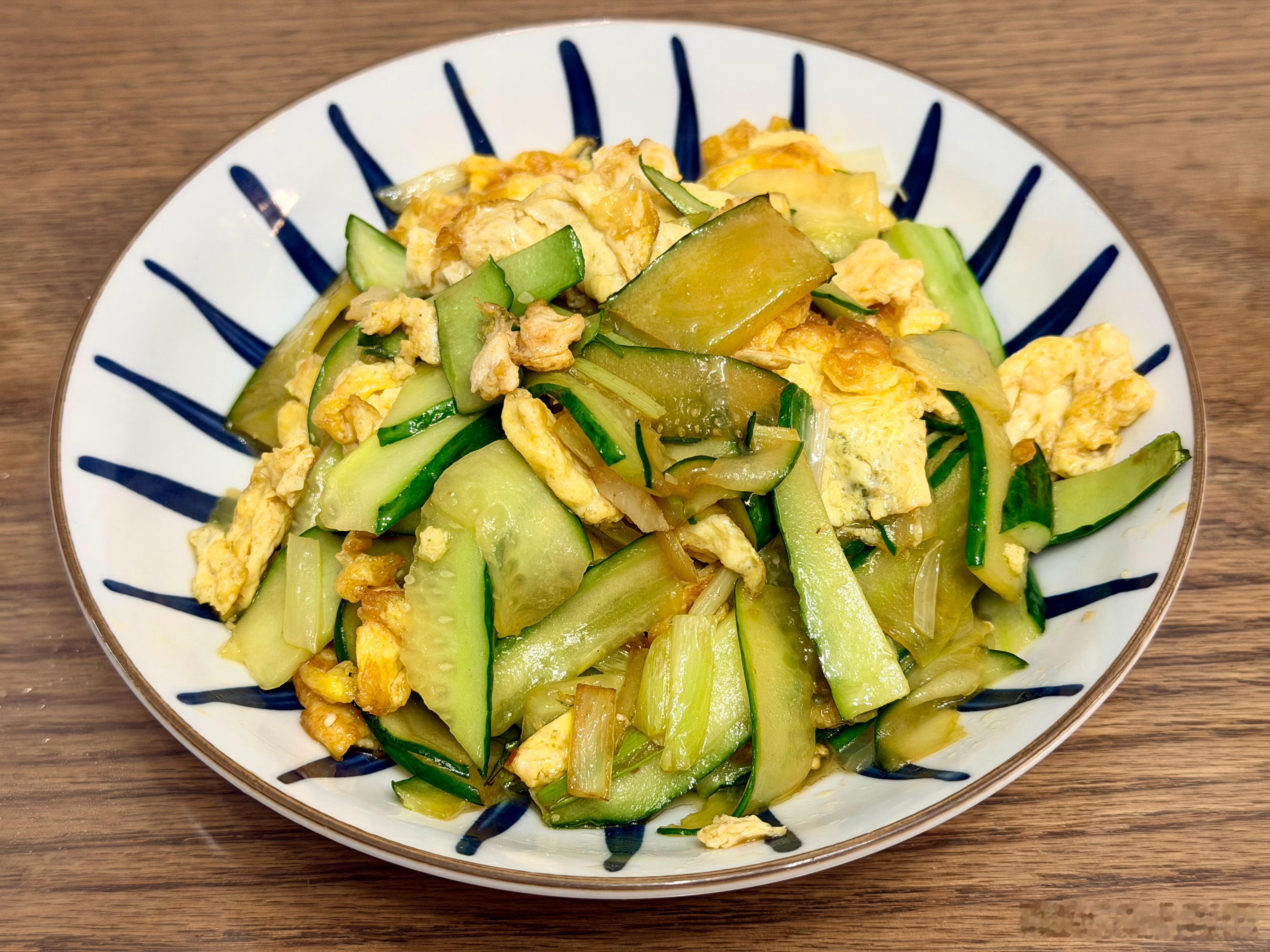 家常菜葱烧豆腐，必不可少的调味品就是他们啦每次都是用李锦记的酱油和老抽，味道超级