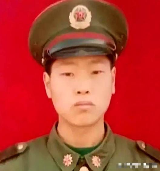 [微风]河南郸城退伍军人仵瑞华,在街头修了二十多年水电。47岁那年,他去镇政府闲