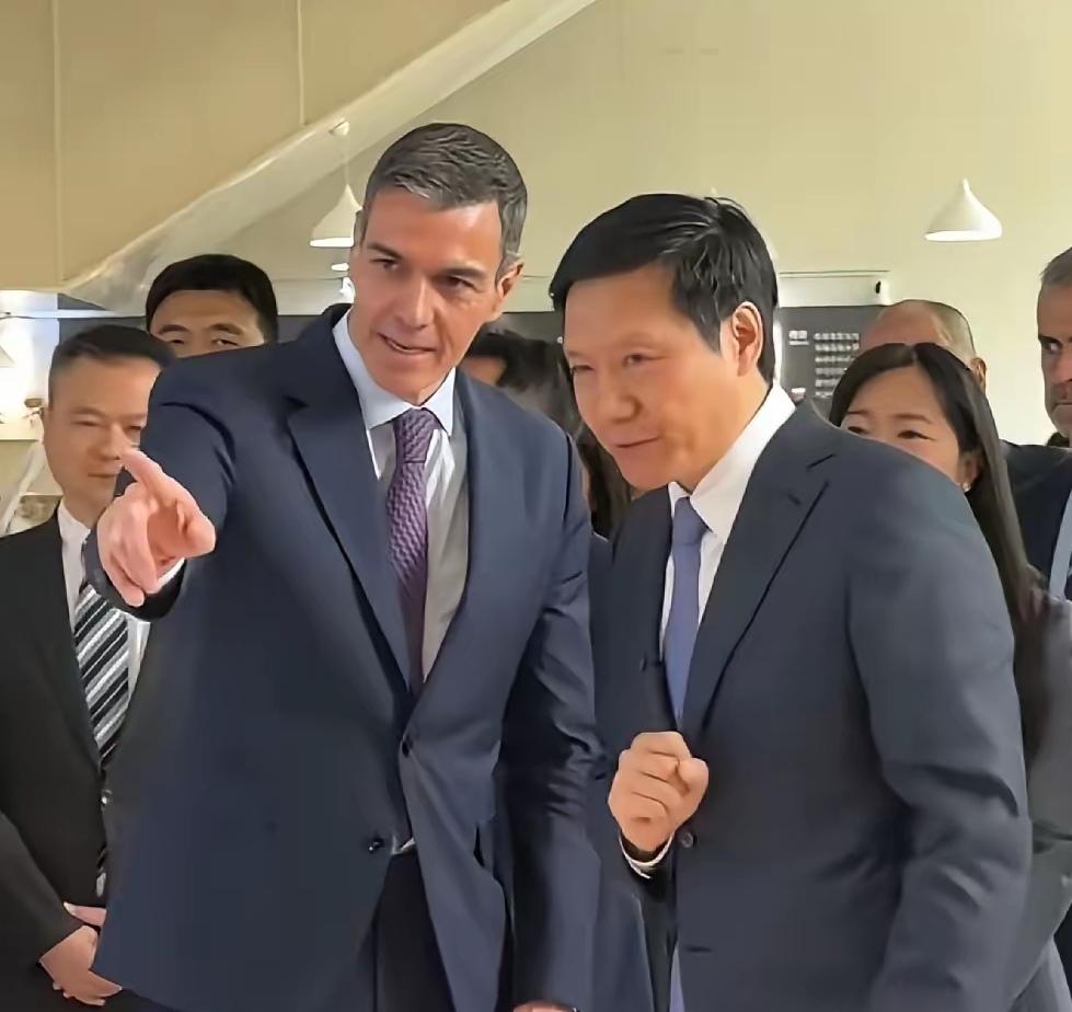 西班牙首相访华，只参观了一家企业。

4月13日，西班牙首相佩德罗·桑切斯到访北