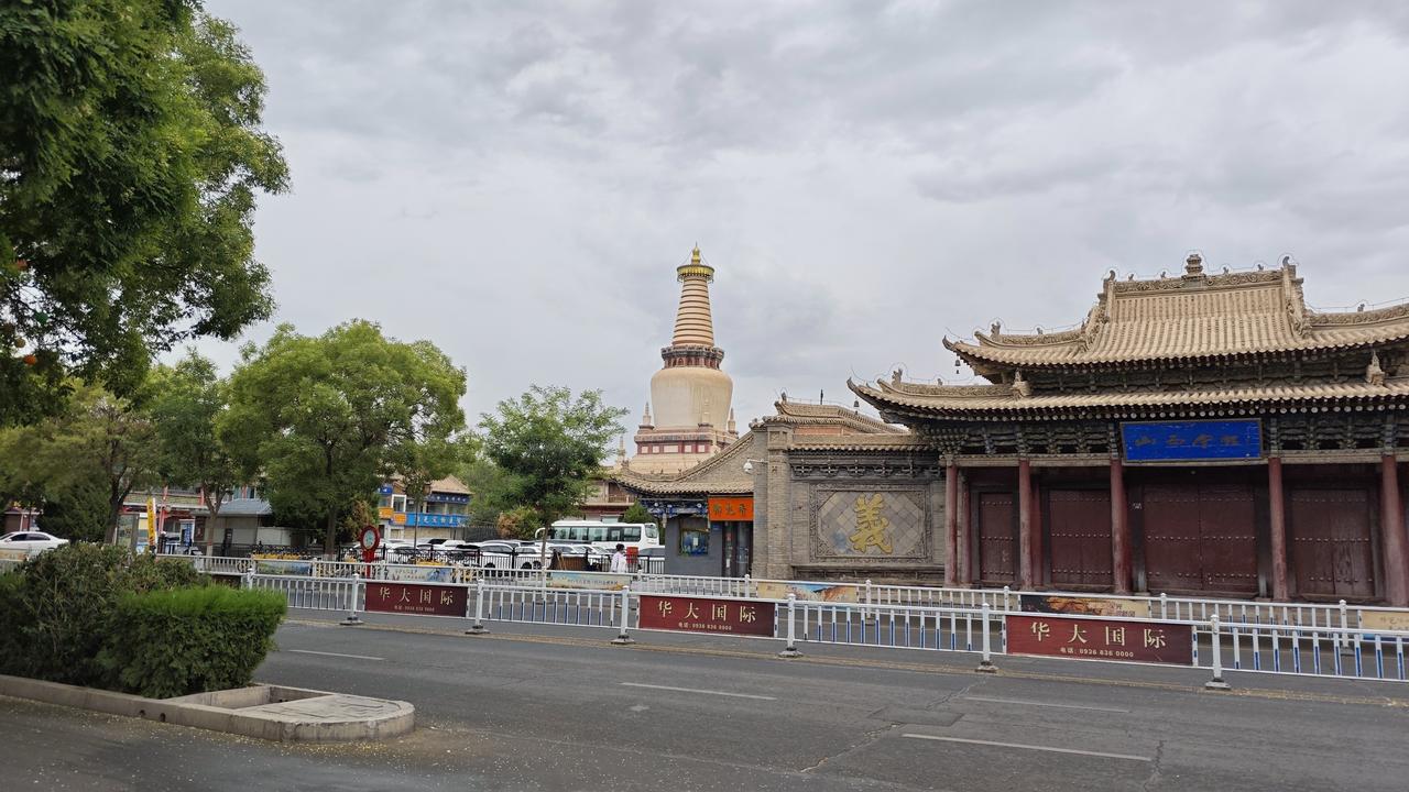 上联：一身正气行天下，请接下联我觉得最值得推荐的是西夏国寺。历史文化非常深厚。从