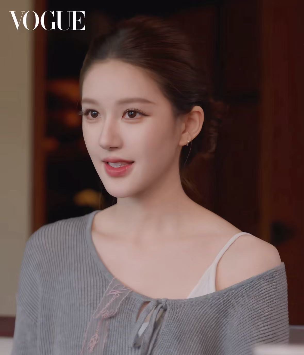看vogue的采访完全是享受，精致里带着一点小随性，成熟中带着一点俏皮，又进入一