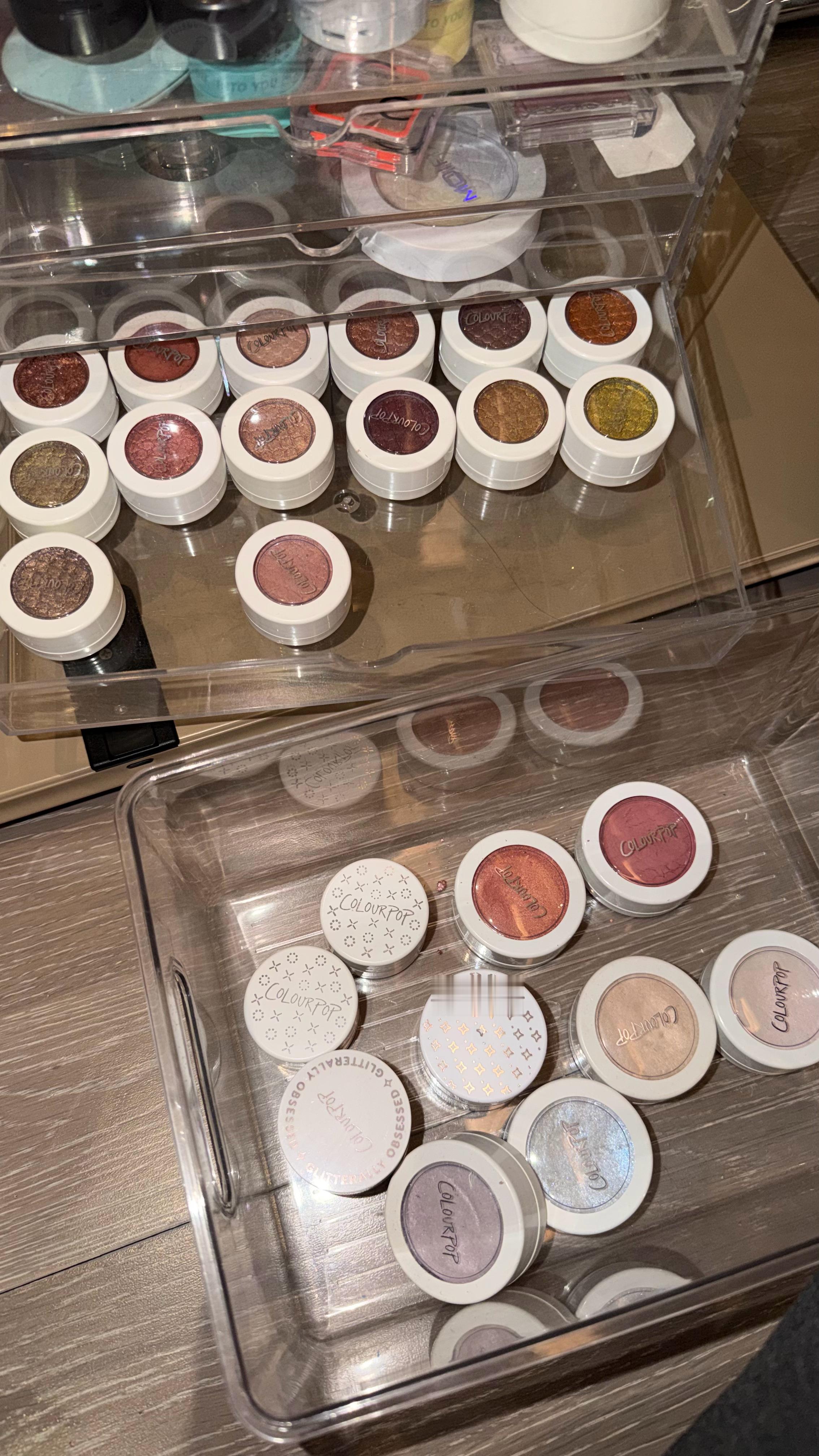 一些上古彩妆（以前买了好多千元底妆说实在的并没觉得多好用…好浪费 