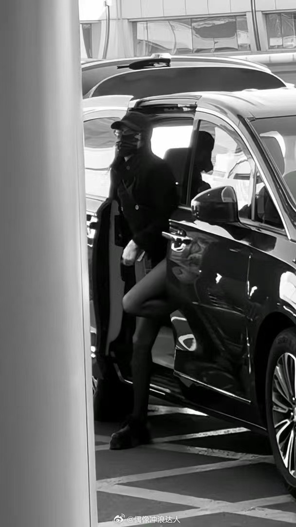 迪丽热巴比例惊人建模怪迪丽热巴看的我好热 迪丽热巴看的我好热，迪丽热巴比例惊人建