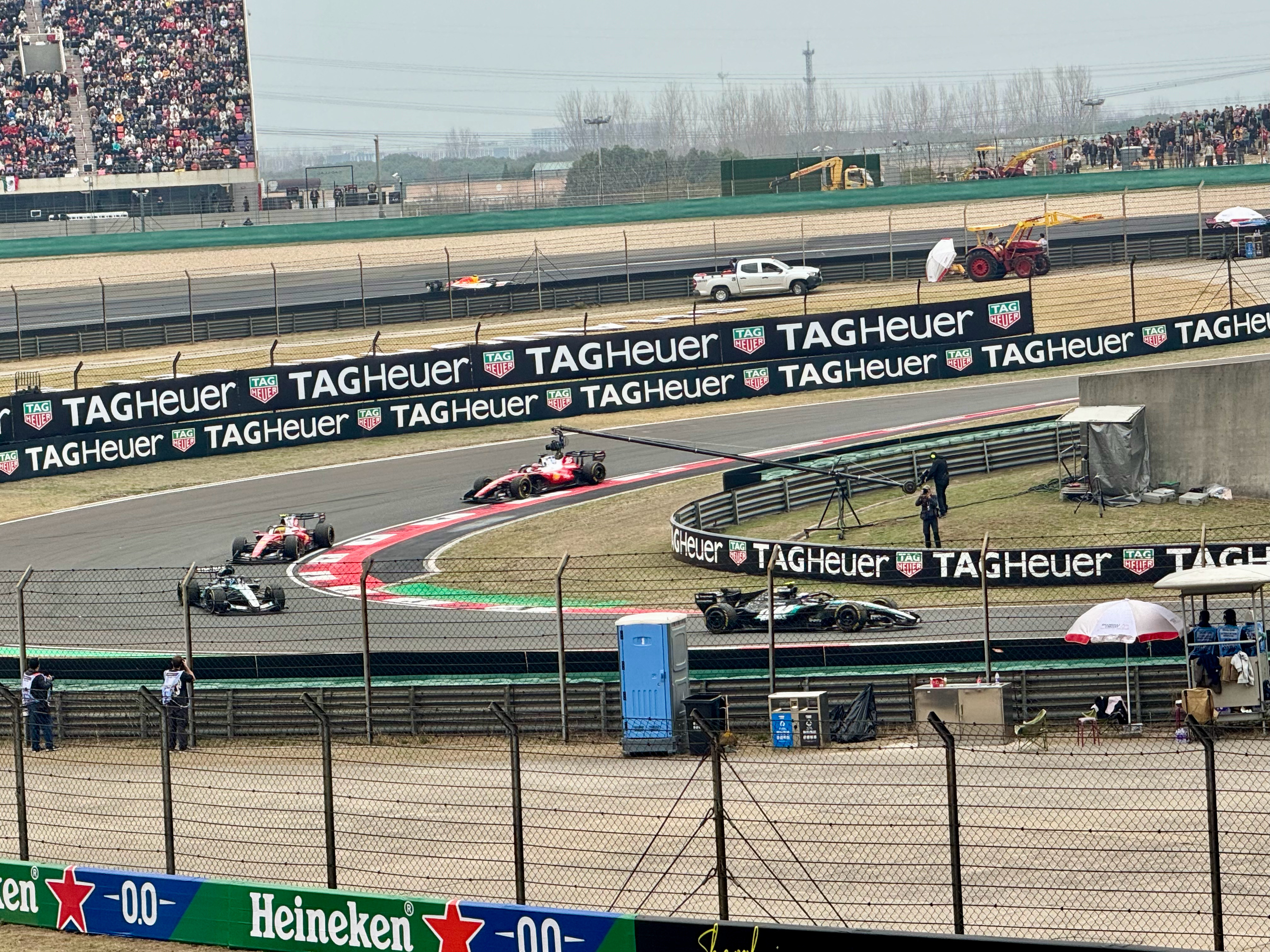 梅奔的车快到变态发车丢位置，三圈哥俩把位置都拿回来了Mercedes-AMG F