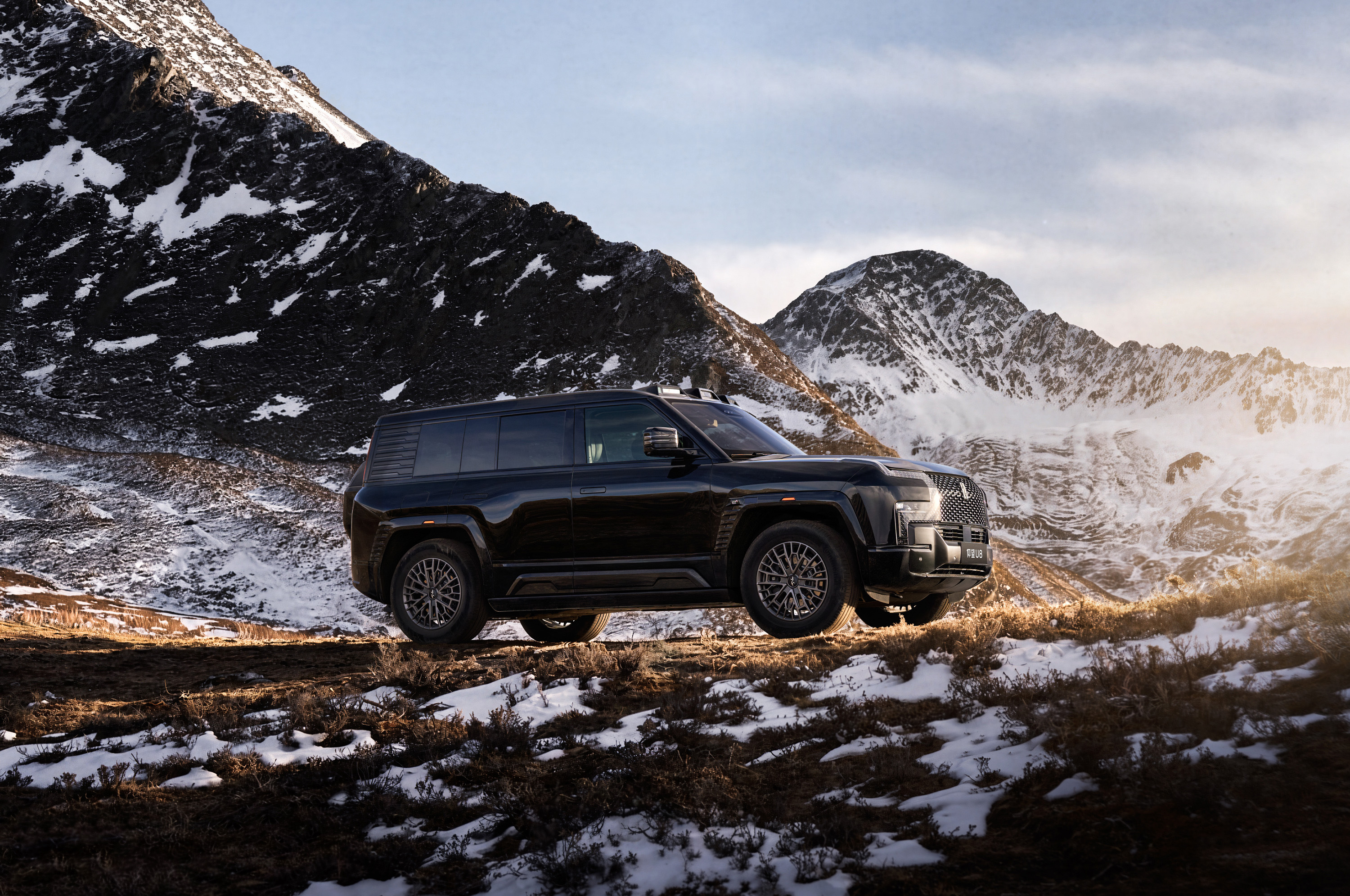 3月5日，仰望2026款旗舰矩阵正式上市，U7、U8、U8L鼎世版同步登场，以颠