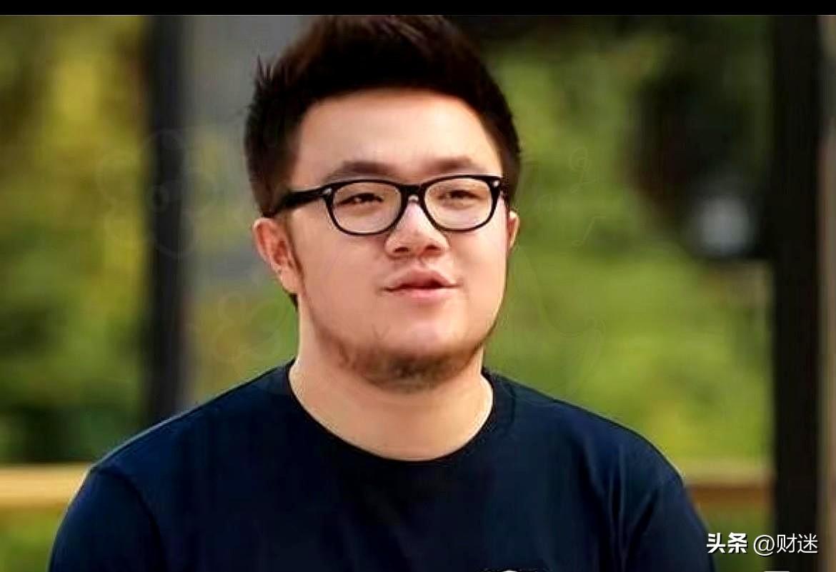 父亲年轻时把孩子推得太远，等到晚年再想靠一句问候拉近关系，往往已经来不及了。