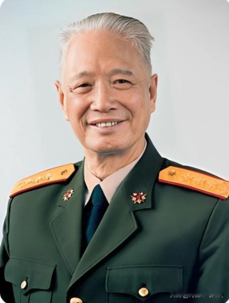 他是开国中将，1988年晋升上将。20岁参加长征，27岁任新四军第四师参谋长。3