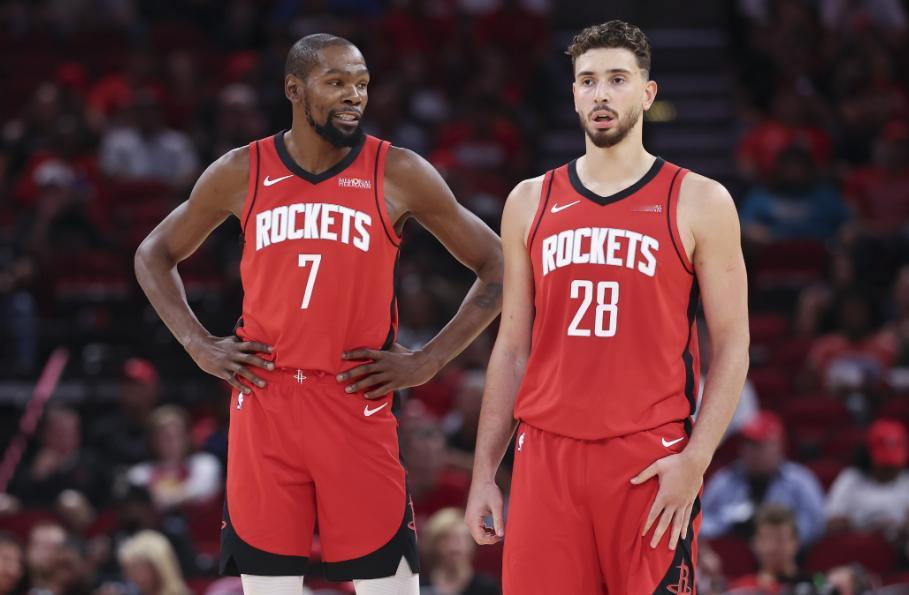 NBA常规赛，杜兰特三分绝杀，火箭100-97击败太阳。赛后，杜兰特接受了采访。