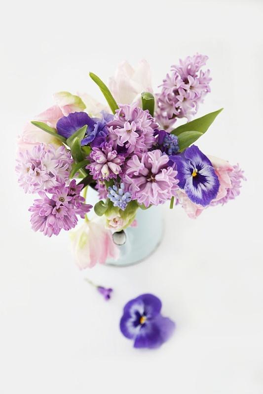 渣男的通病：
没钱时怕老婆跑
有钱时怕老婆分享

落魄时要老婆一起承担
发达时不