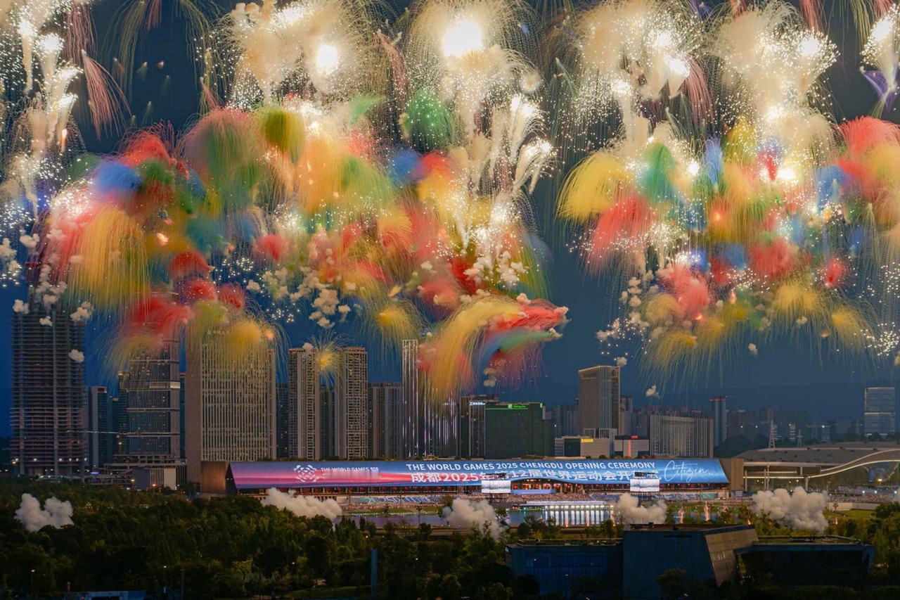 2025年成都世运会开幕式，你看了吗？
开幕式确实很震撼，那么大的LED巨幕世界