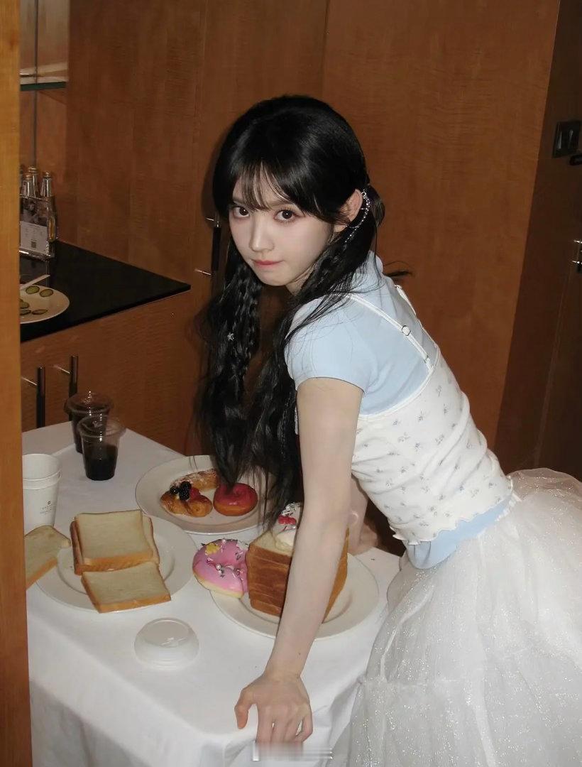 老田丝怎么又在骂化妆师，这妆不挺好的吗 