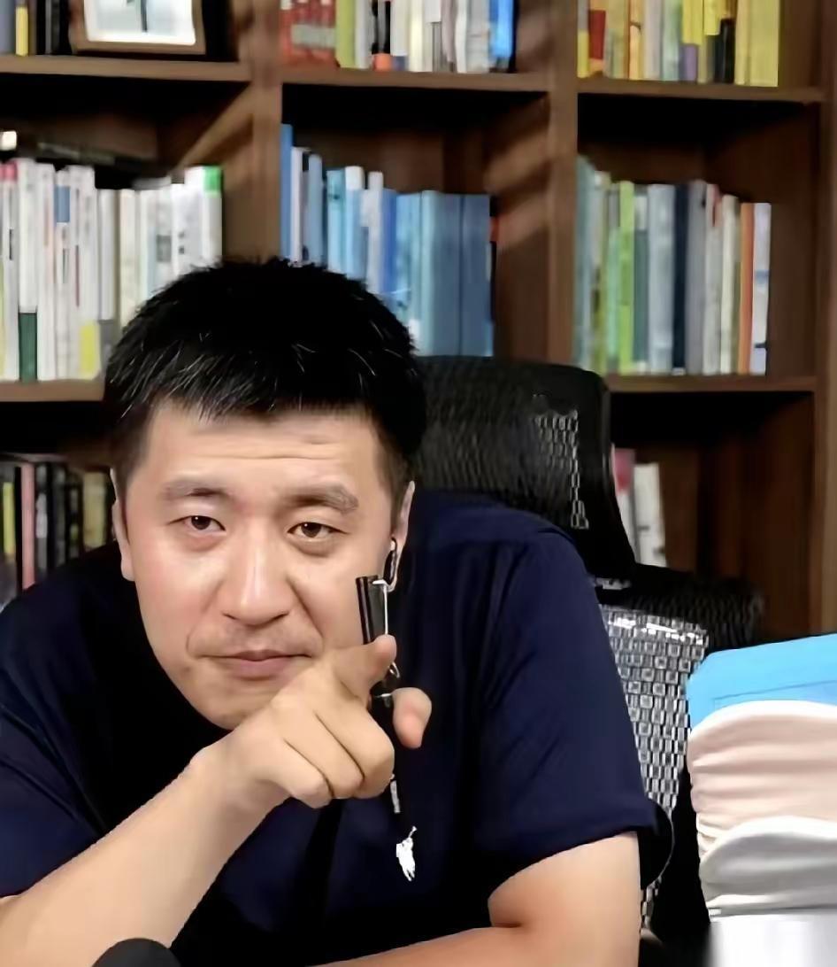 张雪峰一席话让人后背发凉，老实人如何在职场生存？读书才是最好的“门票”
张雪峰直