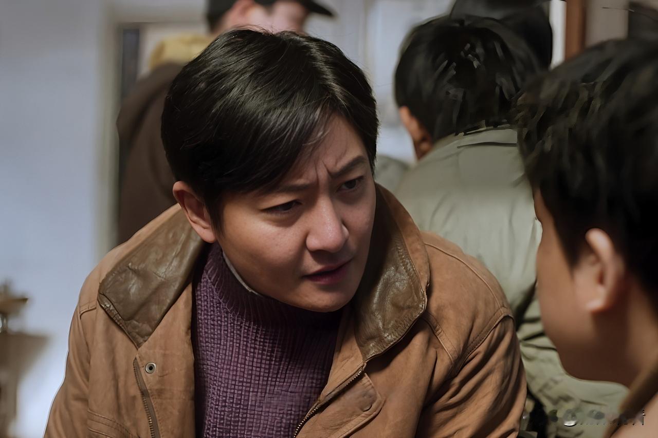 《老舅》崔国明的角色魅力，真的越品越戳✨
 
我最近被《老舅》里的崔国明狠狠圈粉