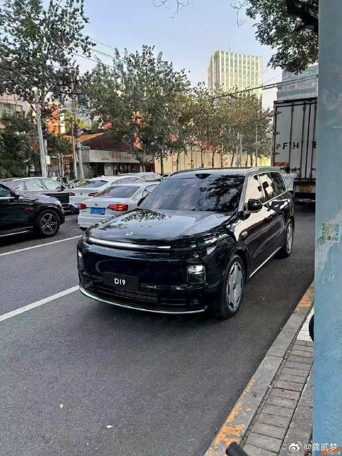 嚯，零跑D19，这颜色这外观带劲大v聊车 ​​​