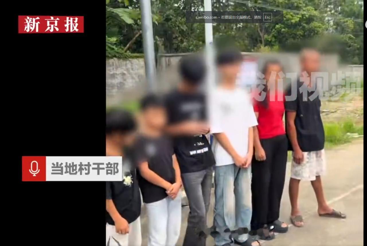 广西钦州，49岁黄先生与42岁妻子结婚22年，连生13个孩子：8男5女，中间连生