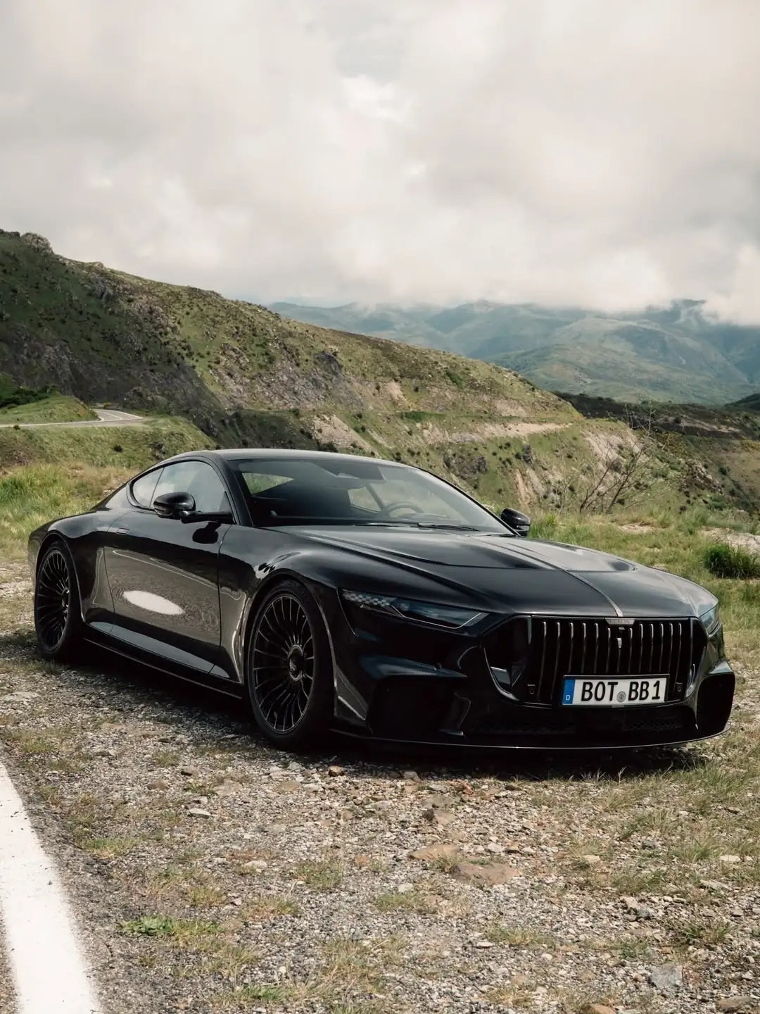 今年五月德国高性能改装品牌BRABUS发布了其首款“Coachbuilt”（整车