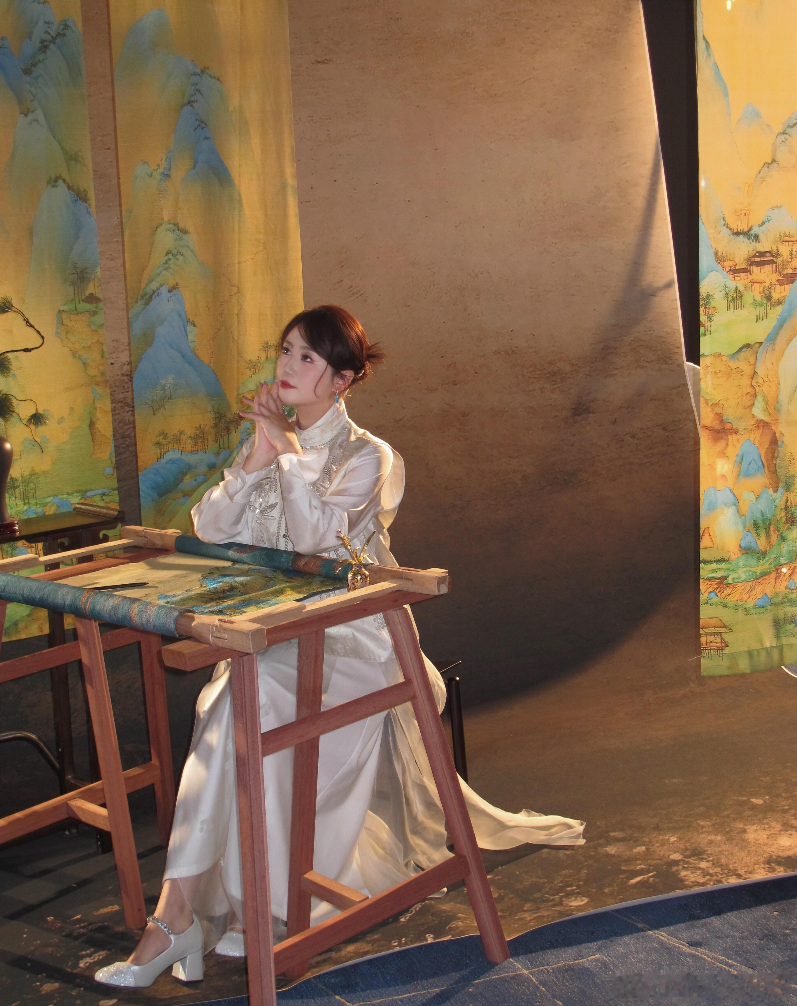 马丽『熊猫计划之部落奇遇记 』首映礼新中式造型，大气妈咪