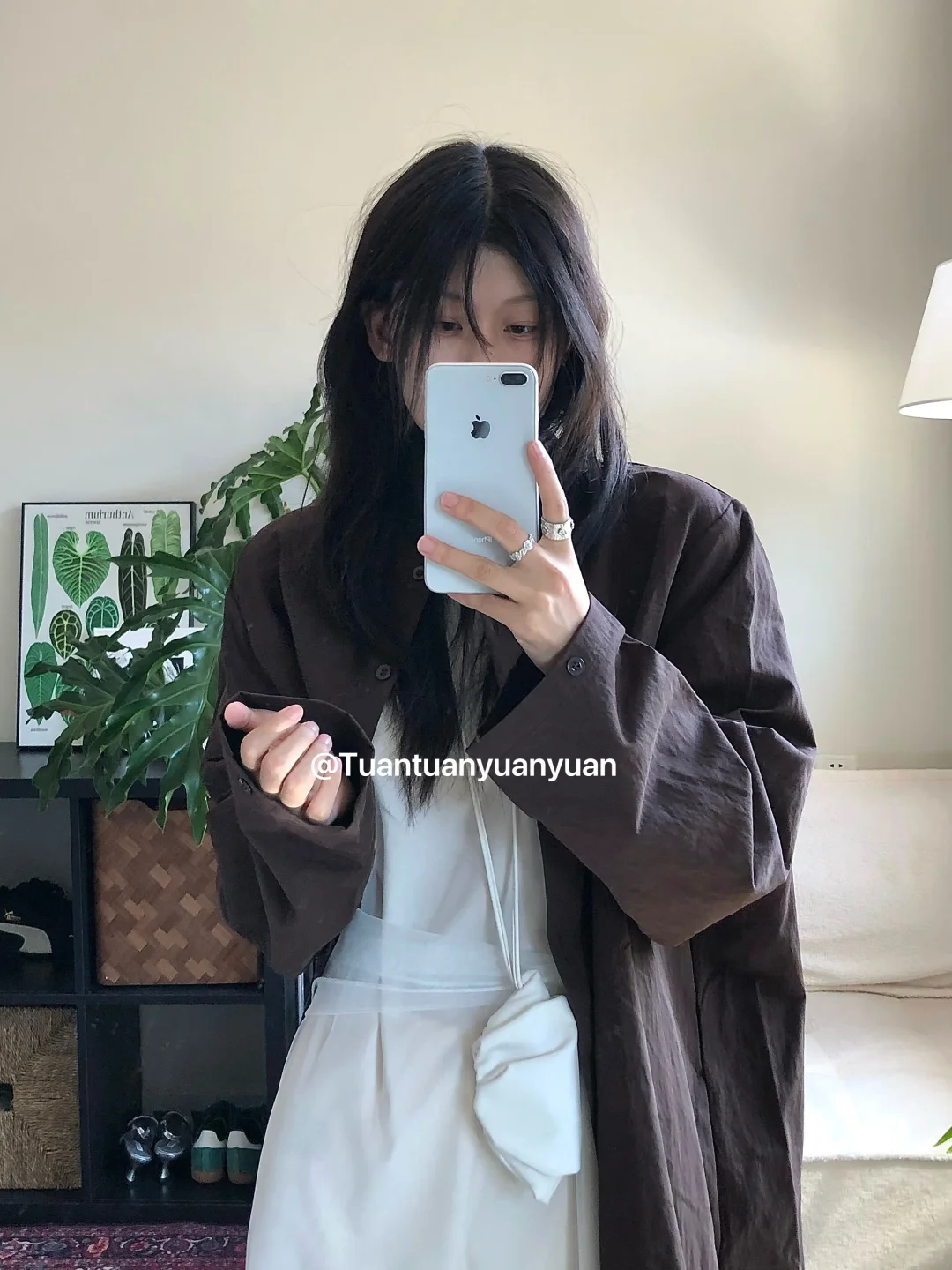 一个长得很破碎感的女孩