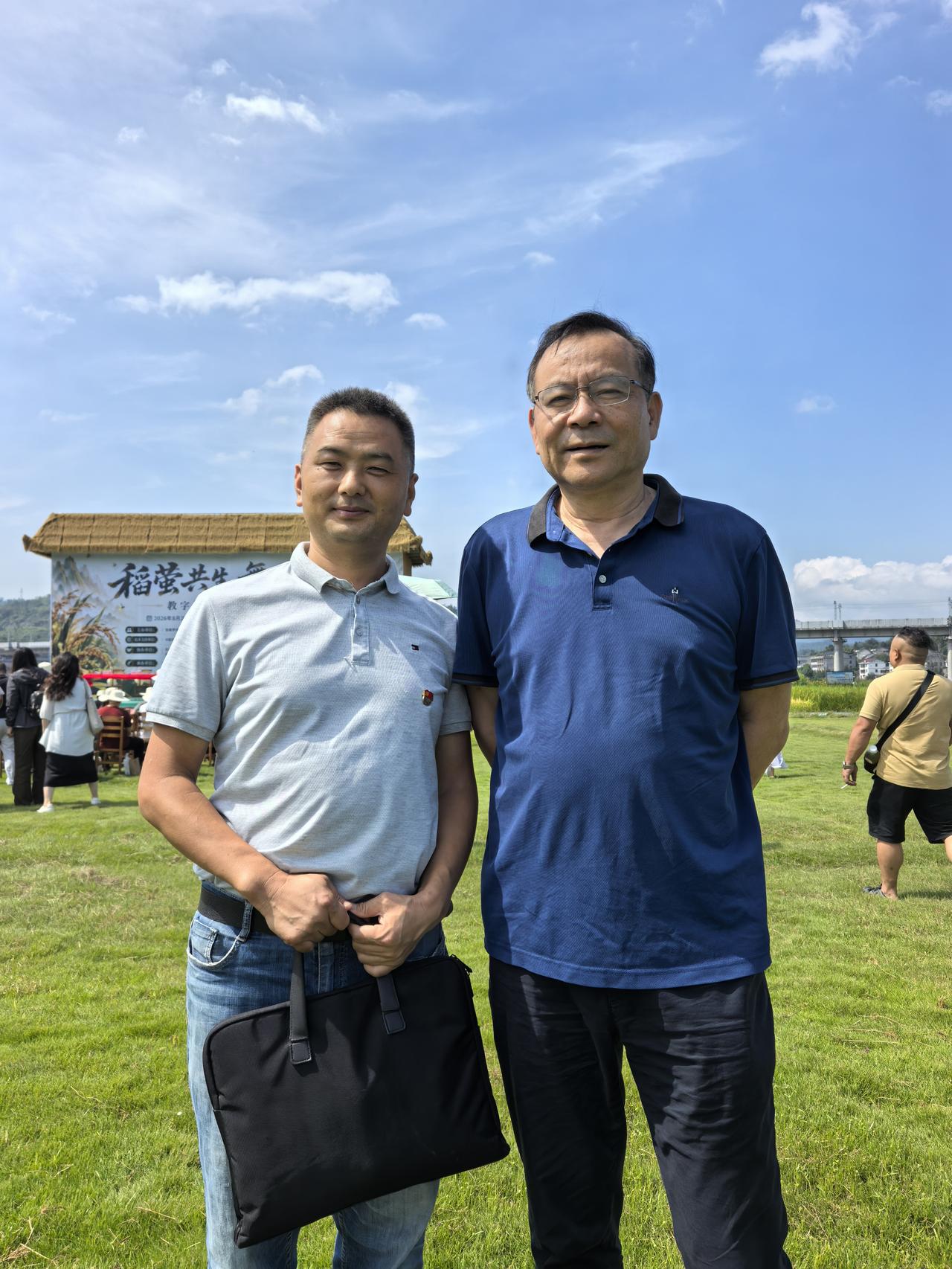 休闲农场为什么要优先花钱聘请职业经理人，设施建设为辅。
1. 职业经理人是决定性
