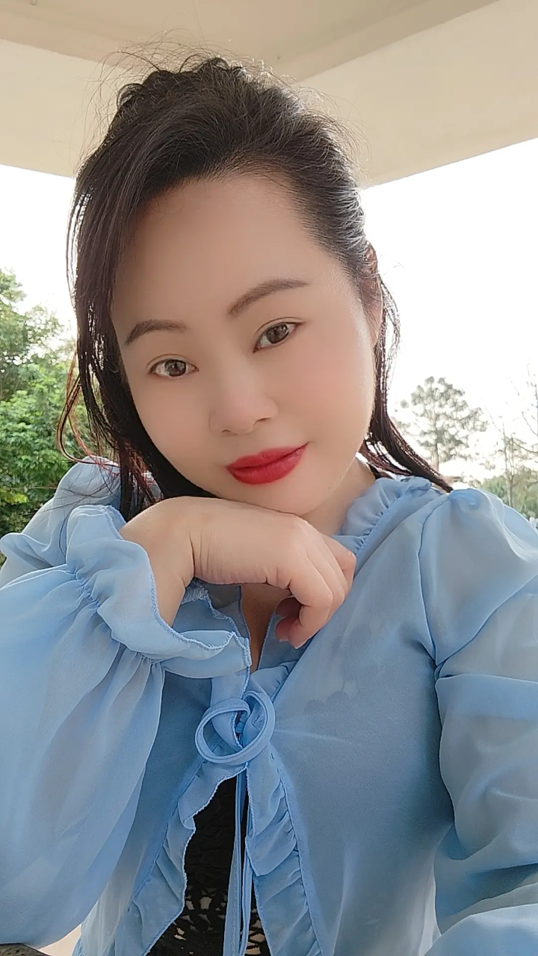 多拍照，多微笑，多开乐，少忧心，少麻烦，少生气