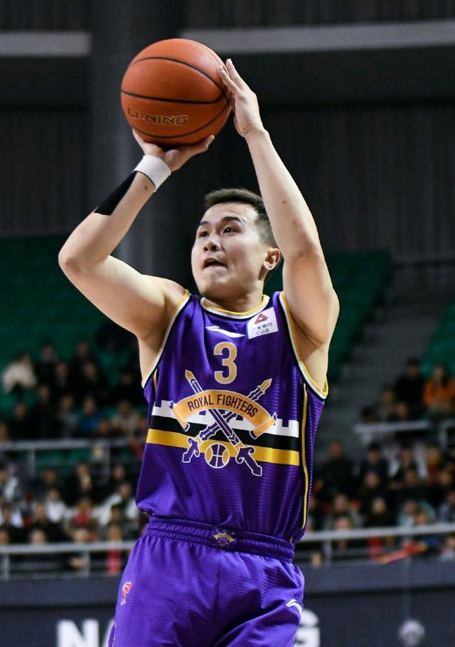 北控球员张帆昨晚赛出一张训练图，证明下赛季张帆肯定还在北控效力，就因为跟主教练张