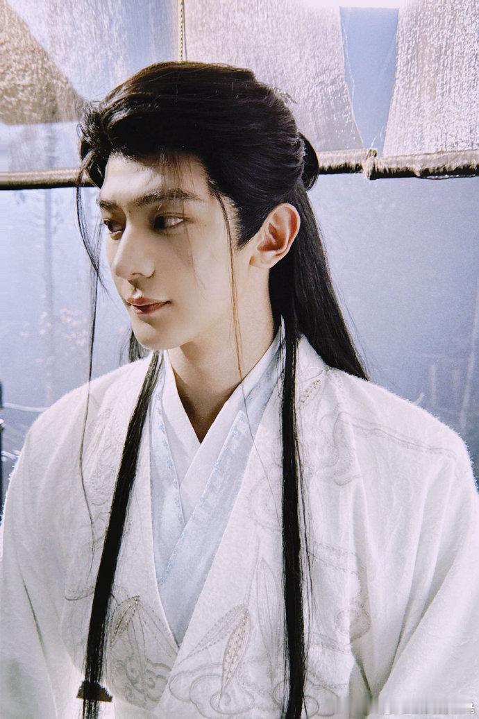 夏之光月鳞绮纪收官文、柳为雪下线夏之光继续前行《月鳞绮纪》落下帷幕，夏之光带着与