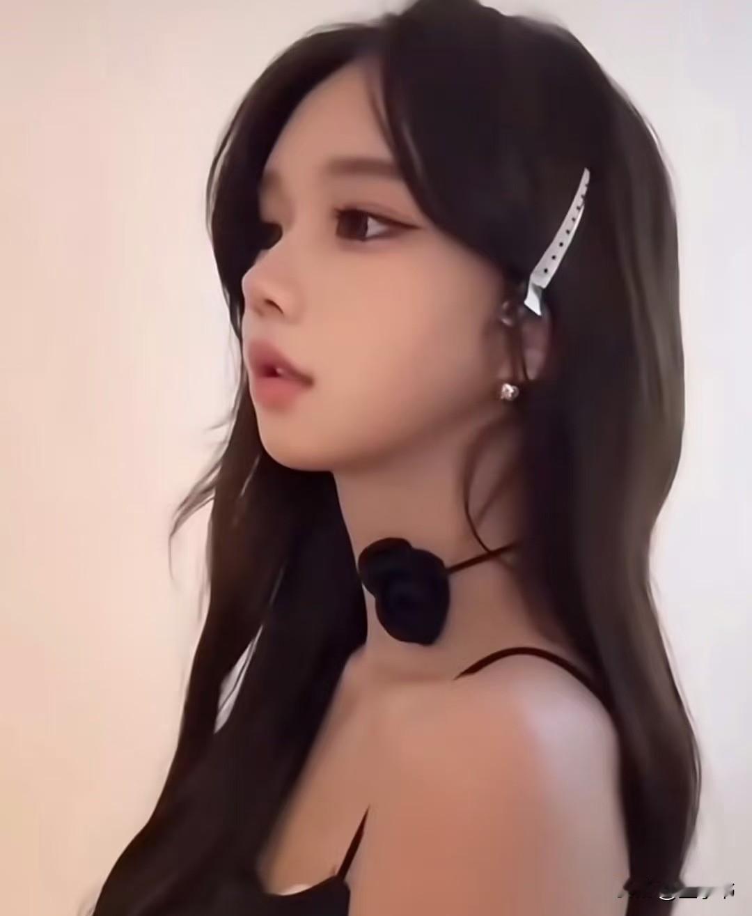 大家发现没，
司晓迪爆出这么多大瓜后，
南京博物院这件事好像就没什么水花了，热度