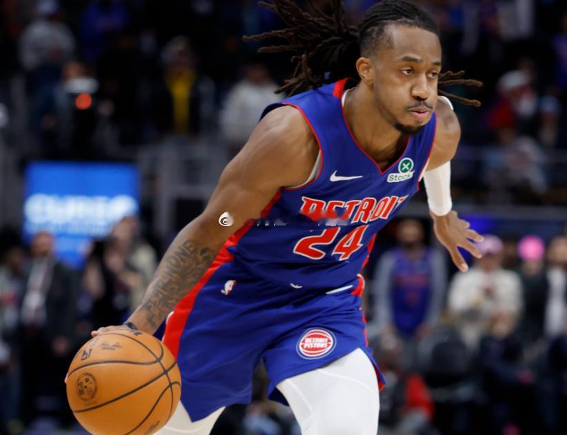 NBA常规寒继续进行，活塞客场120-112战胜老鹰，豪取11连胜。活塞的双向合