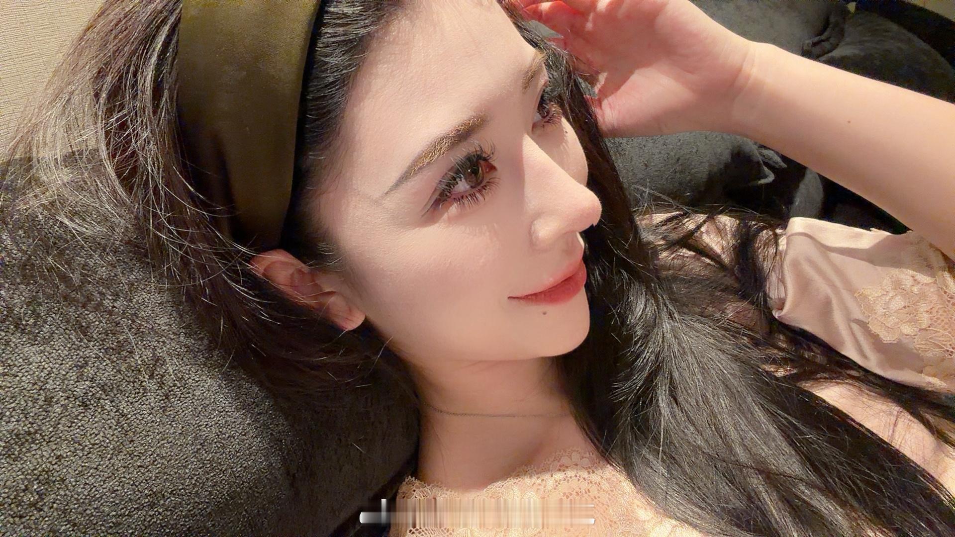 善良的人不会变坏 但会变得无情 