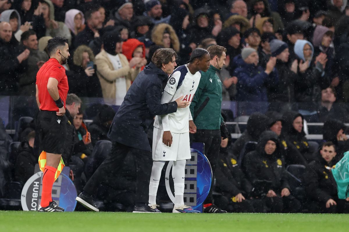 拜菲尔德：“我父母一直教我不要怕任何人。比赛中有一刻，有个对手冲我嚷嚷，我也立刻