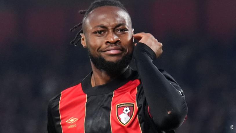 据英国媒体CentreDevils的消息，曼联想要以分期支付的方式向伯恩茅斯求购