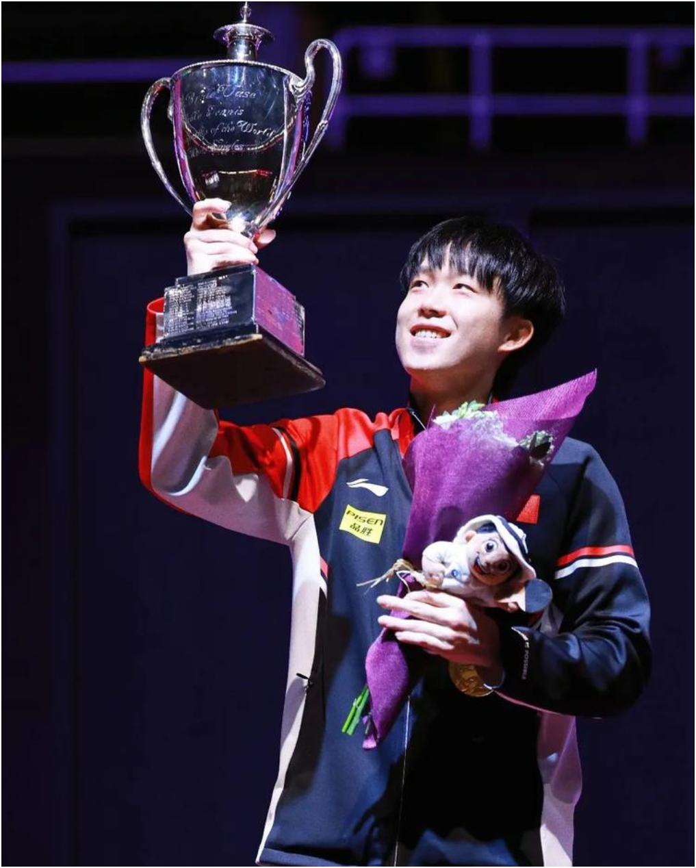 给下面四个乒乓球队员2026年的新年寄语
王楚钦：蓄力成长，继续突破。
樊振东：