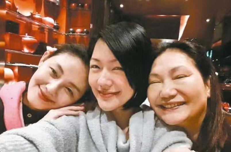 大s都去世这么久了，为什么有些人还不肯放过大s的家人？
我的理解是，黄春梅年轻时