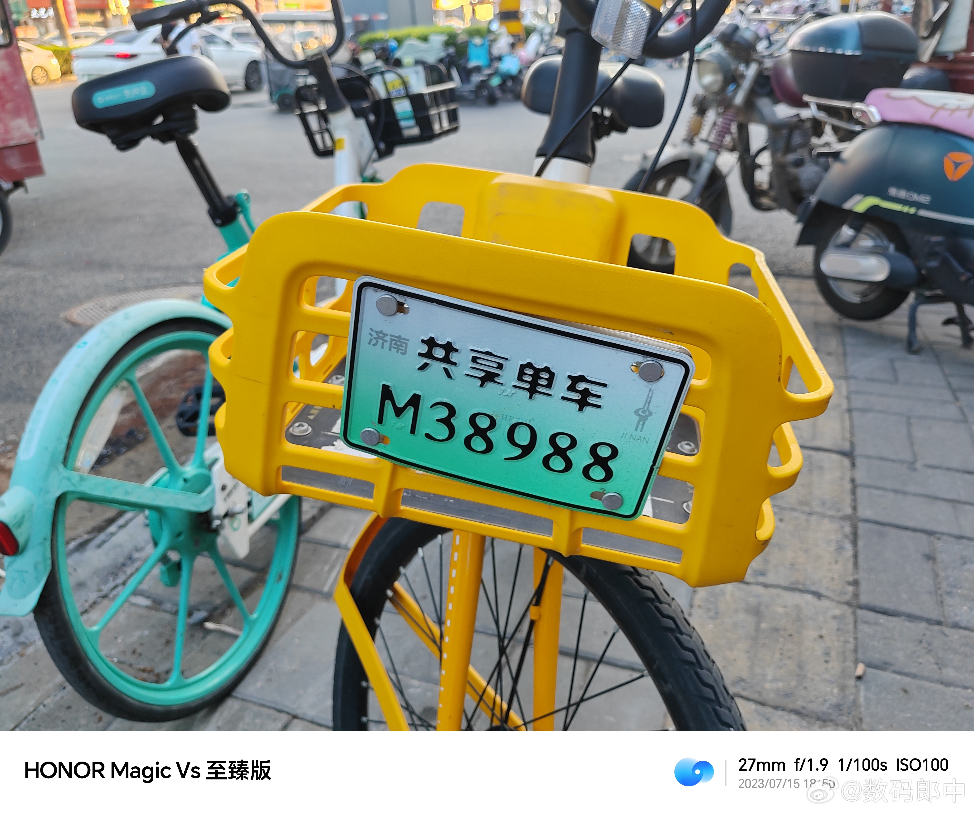 济南给共享单车都上牌了，还是新能源绿牌，泰酷辣 ​​​