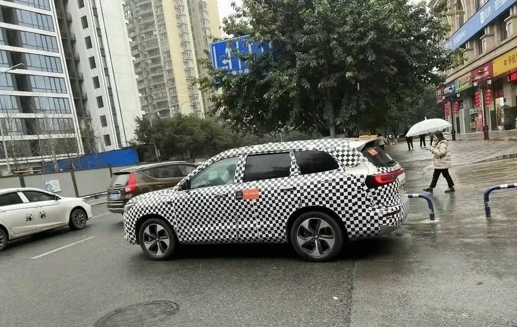 问界56789产品矩阵将补齐 问界M6路试被偶遇这下问界直接补全“56789”矩