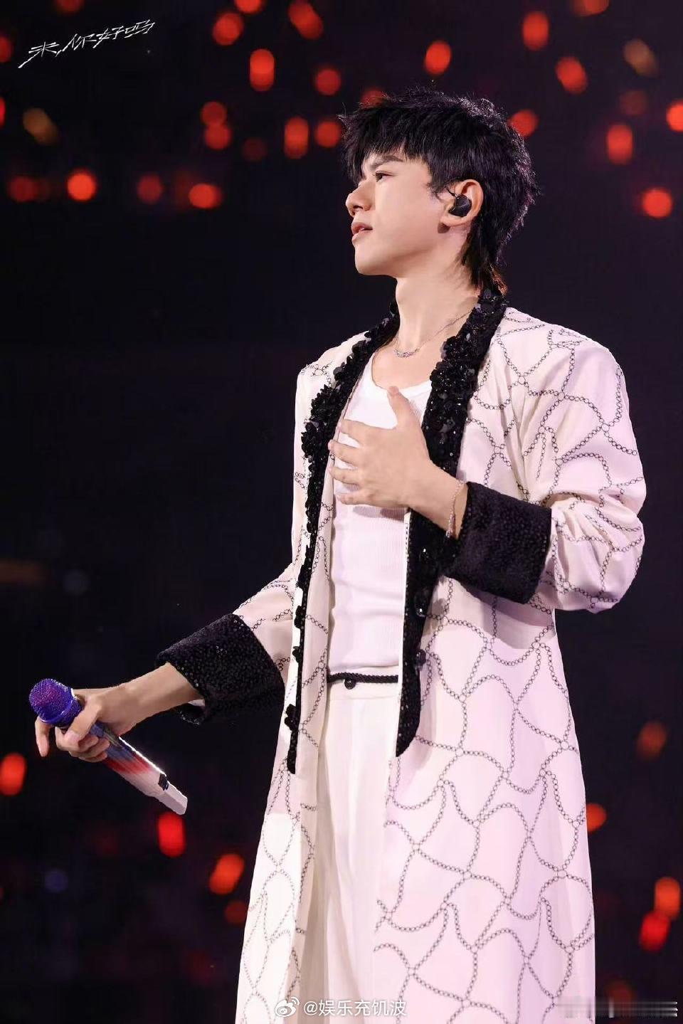 张杰张杰列车即将停靠成都张杰成都演唱会倒计时！开往1982的初心之旅，麻将舞美尽