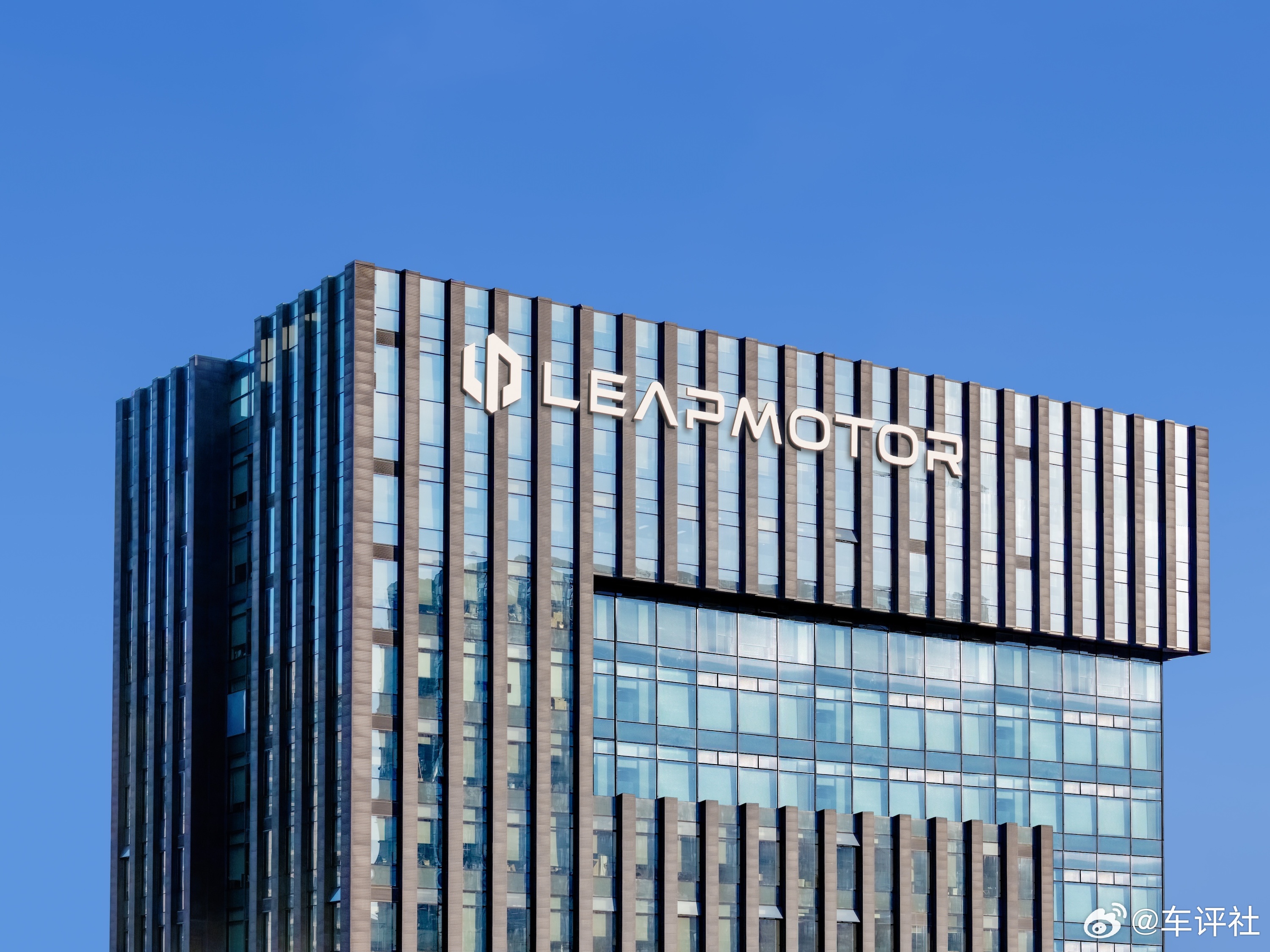 《零跑汽车纳入恒生科技指数，12月8日起生效》11月21日，恒生指数公司宣布截至