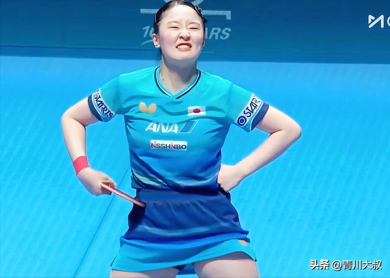 大家发现了吗？张本美和赛前总是三鞠躬！
很多人以为她是感谢现场球迷！

我查了查