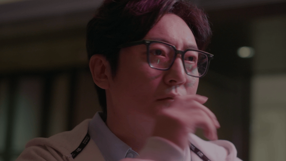 #殷桃返聘郭京飞##殷桃郭京飞鸡飞狗跳# 他们好惨，但是好好笑哈哈哈哈，殷桃郭京