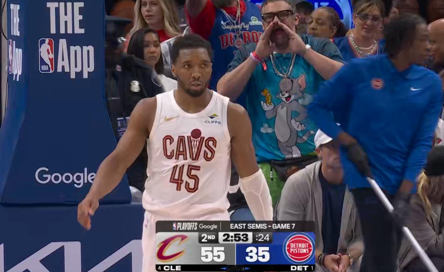 活塞进攻全线熄火，骑士已经领先20分nba季后赛