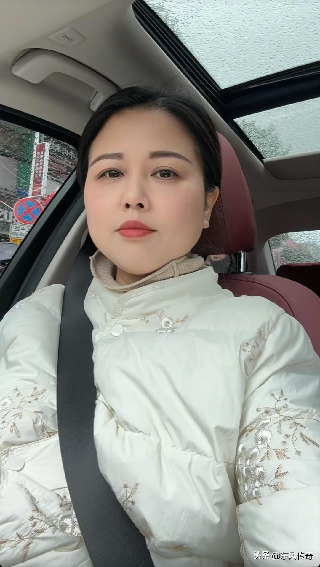 爱一个人无论多长时间我都会等，也不论你是否二婚或者离异，更不在乎你的年龄。
我爱