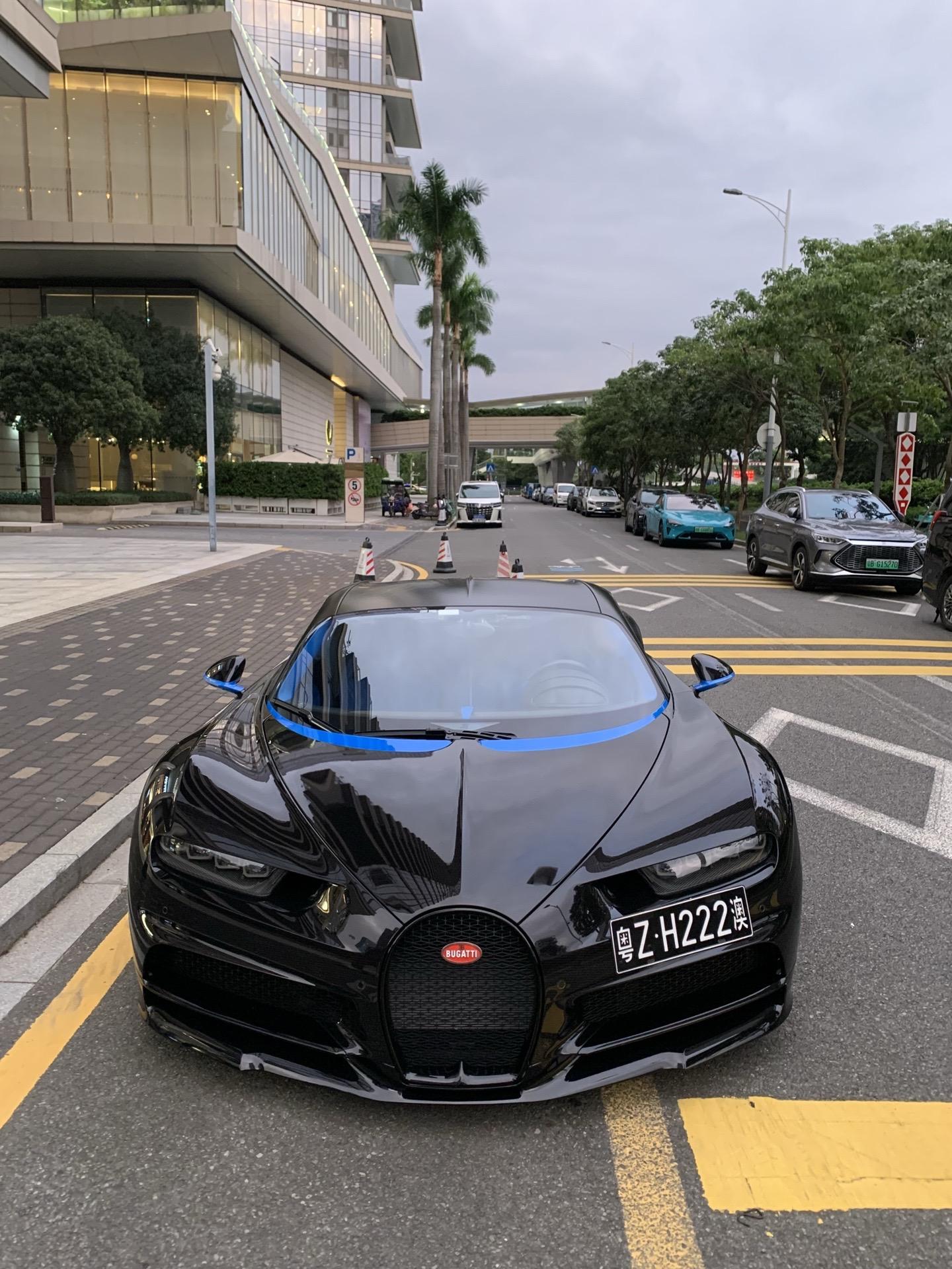 街头磨砂黑的八眼Chiron，黑到极致就是帅啊