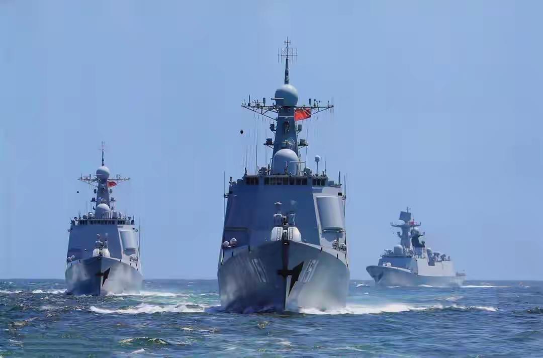 马杜罗被美军“打包”去纽约受审，这看起来是美国人威风八面，实际上是彻底“掀桌子”