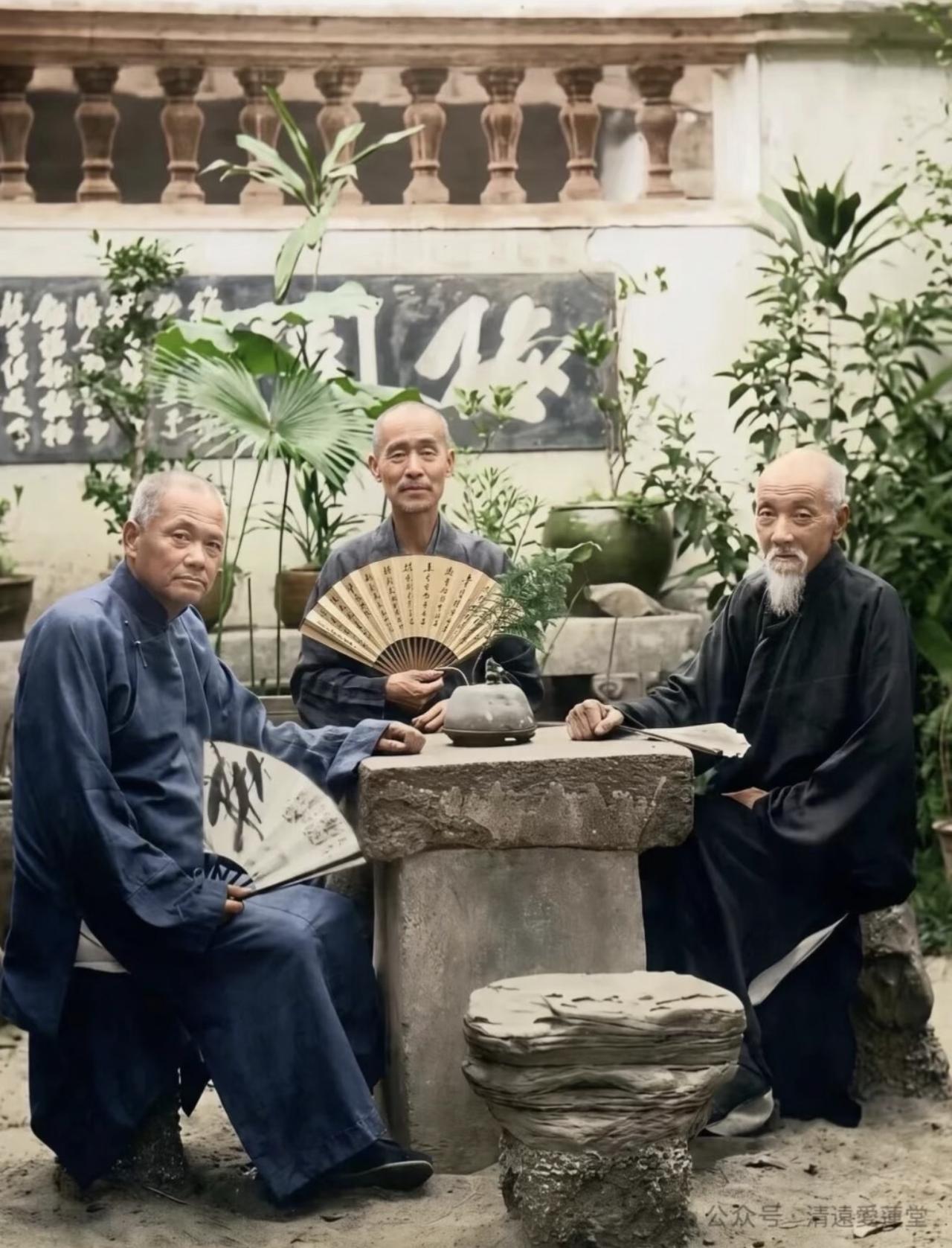 没想到1938年弘一法师在漳州弘法时，住的根本不是深山古寺，是当地士绅施荫棠的私