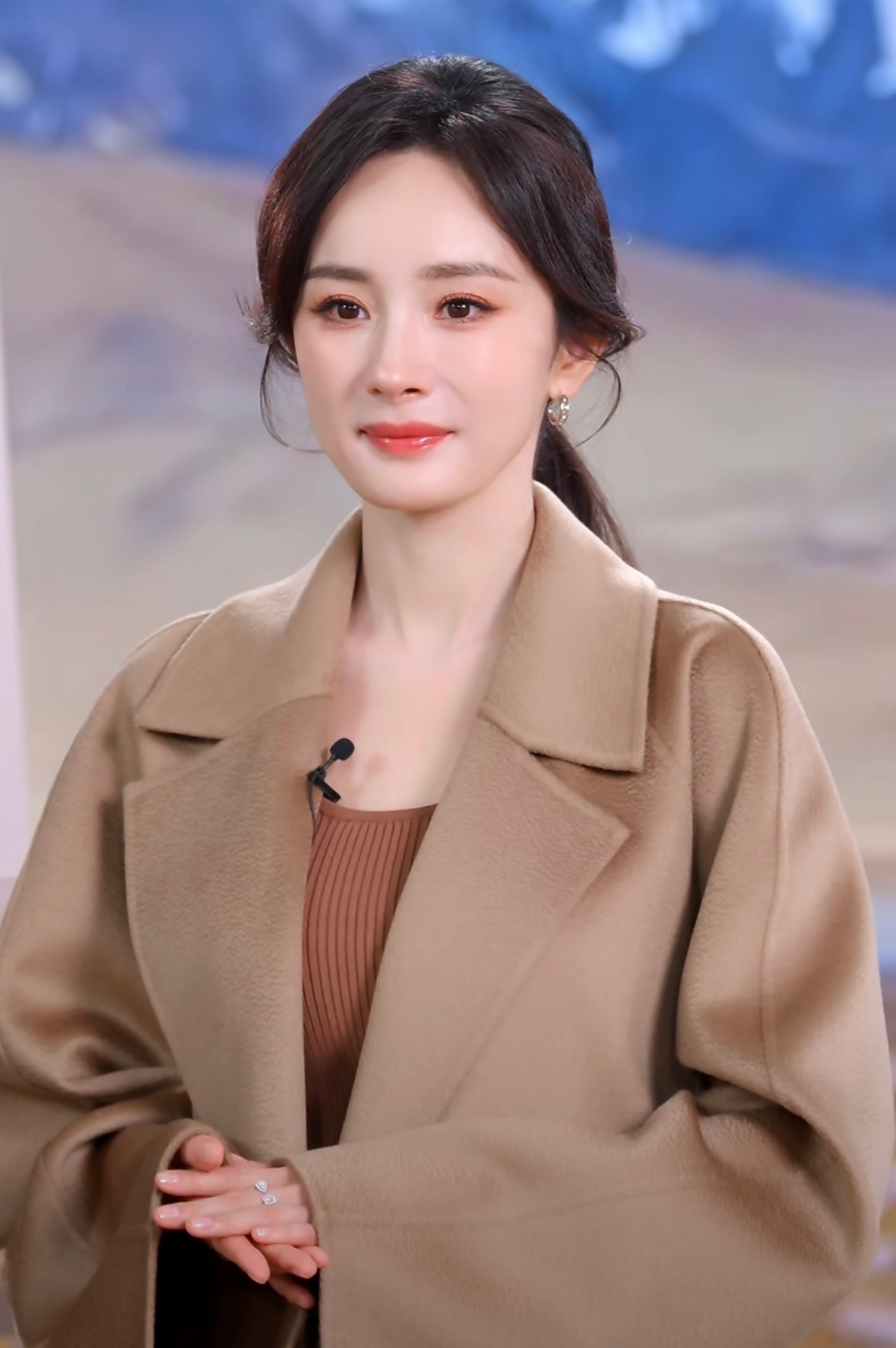 今晚杨幂直播状态太好了！纯无修截图直出，好美好美！好有气质！[拜托][拜托] ​