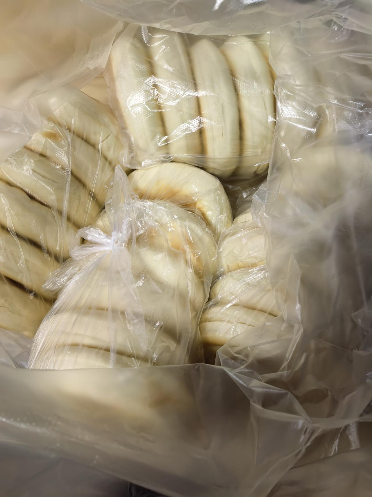 从甘肃老家回深圳，带几十个原味白饼。深圳虽然东西很多很多，就是没看到老家这么好吃