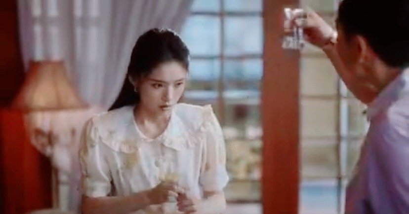 林允在新剧里真的演得太有代入感了，把北漂女孩沈冉冉的无奈与挣扎刻画得特别真实。没