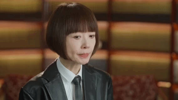 鲁豫全英文对话于佩尔 这一回鲁豫对话佩尔，简直就是感受到了一份亮点了呀！全英文的